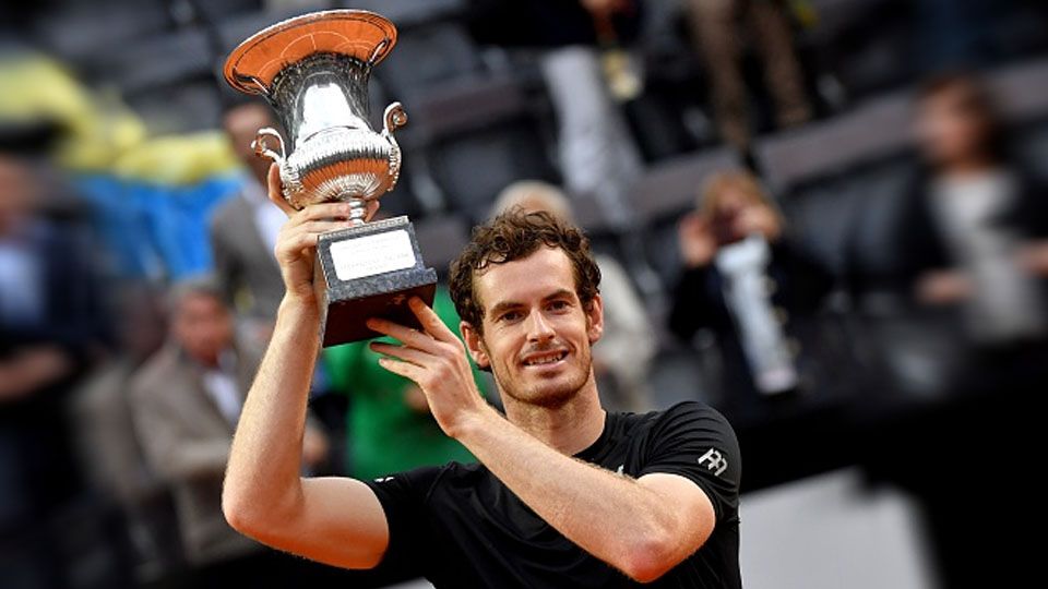 Andy Murray berhasil menjadi juara usai mengalahkan rival seterunya, Novak Djokovic pada pertandingan Final Roma Masters. Copyright: &copy; Gettyimage